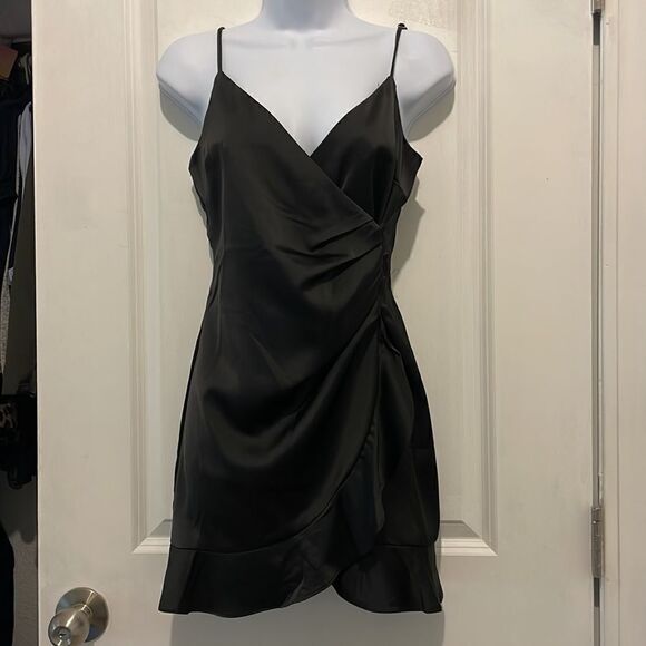 NWT “Satin” tulip dress with ruffles - Picture 1 of 11
